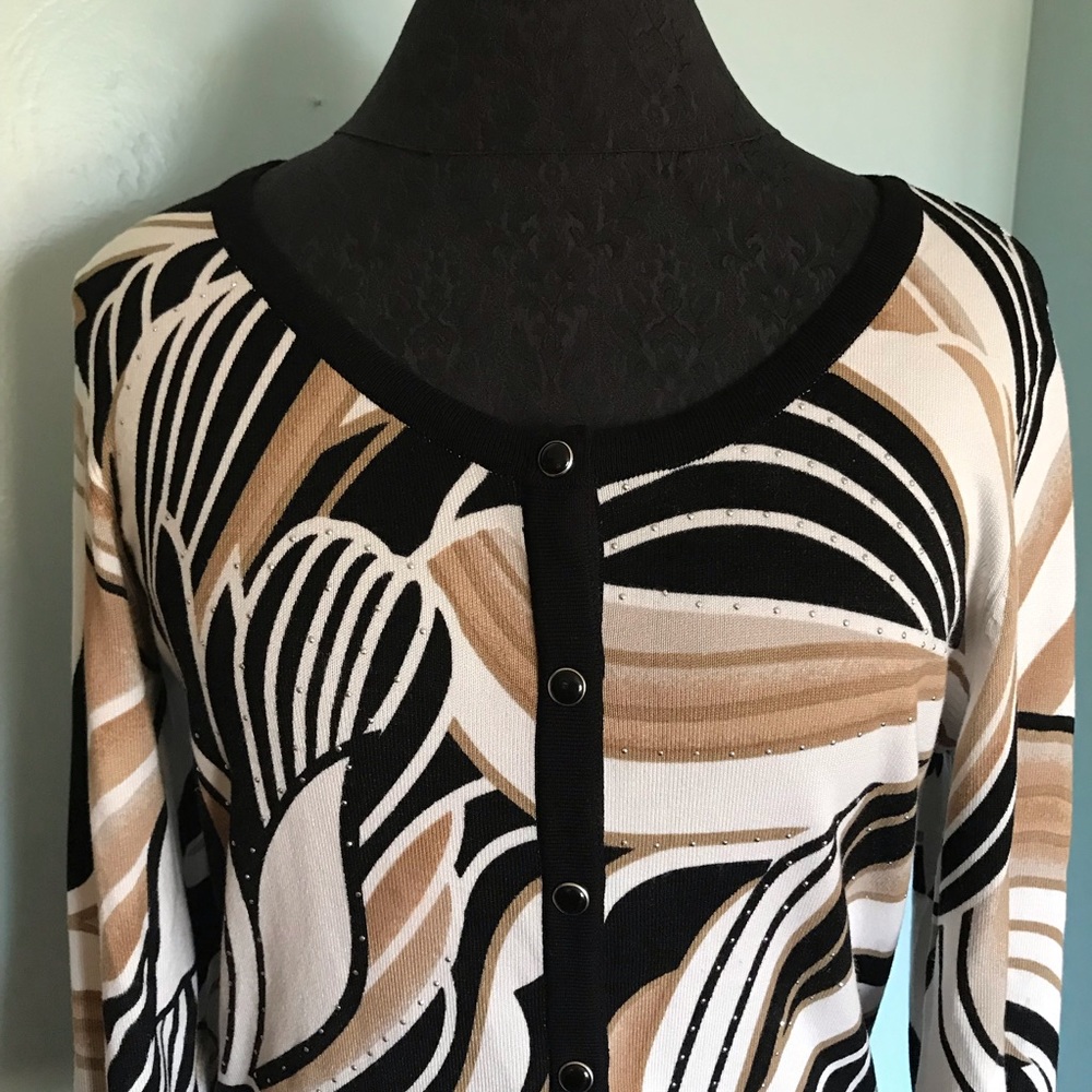 WHBM ⚜️ Button Down Design & Small Bead Top - Picture 2 of 6